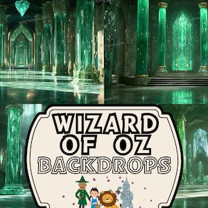 Könnte beinhalten: Ein zusammengesetztes Bild mit einem grün getönten Emerald City-Hintergrund aus Der Zauberer von Oz. Die Szene umfasst große, verzierte Säulen und einen zentralen Eingang. Das Bild enthält auch ein Schild mit der Aufschrift "Wizard of Oz Backdrops" mit Cartoon-Figuren.