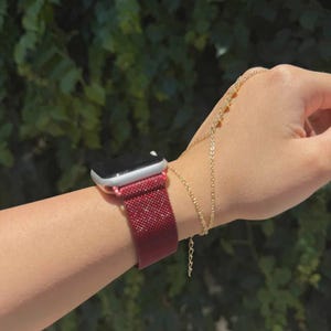 red metal mesh cord