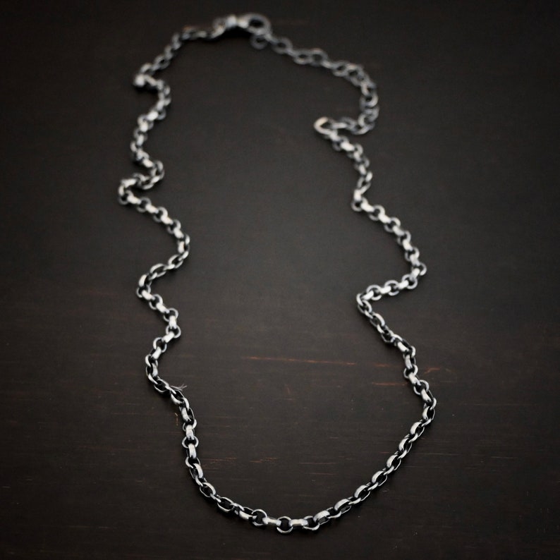 Olivia Chain image 3