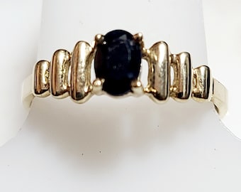 VINTAGE Sapphire ring