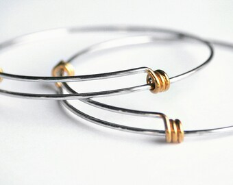 Bracciale bangle espandibile bicolore in Oro e Argento in ACCIAIO INOSSIDABILE. Elettroplaccato, senza ossidazione, a lunga durata. Per bracciali charm (y42b)