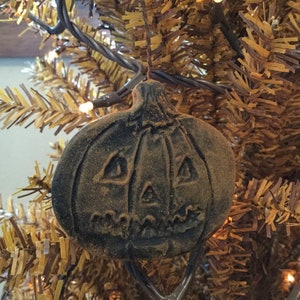 Blackened Beeswax Jack o Lantern Ornies  #317~~Halloween~Fall~October~Primitive~Spooky~Jack O Lantern~