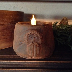 Blackened Beeswax Santa Flicker Tea Light #423