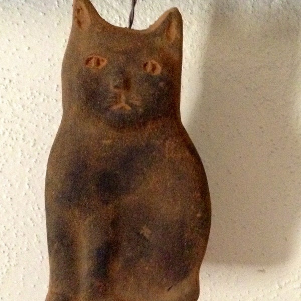 Primitive Blackened Beeswax Cat Ornie #511