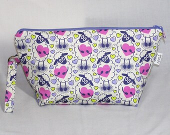 Big Hearted Sheep Beckett Bag - Premium Fabric