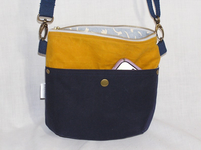 Navy/Gold Easton Crossbody Bag image 3