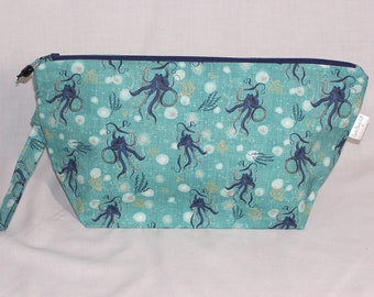 Navy Octopuses in a Turquoise Sea Beckett Bag