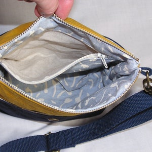 Navy/Gold Easton Crossbody Bag image 5