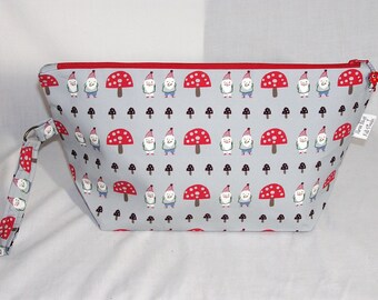 Gnomes and Mushrooms Beckett Bag
