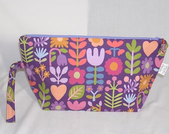 Violet Floral Grid Beckett Bag