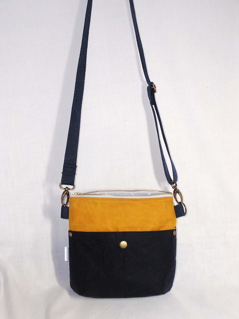 Navy/Gold Easton Crossbody Bag image 2