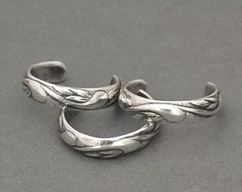 TOE RING, HANDMADE, Sterling Silver, Floral Motif Embossed, Toe Ring Jewelry, lightweight, 2.75 mm wide, .5mm high, adjustable, gift jewelry