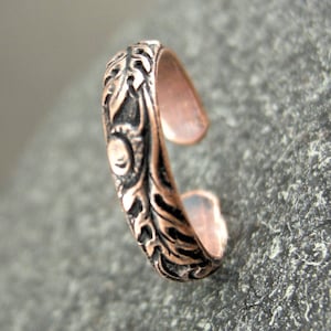 TOE RING, COPPER, Gift for her, Acorns and Oak Leaves, Summer Jewelry, Handmade, Antiqued , Body Jewelry, Adjustable Toe Ring , Satin Finish