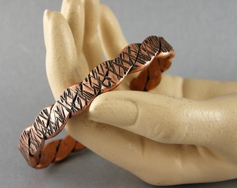 Handmade Twisted Copper Bracelet: Hammered Texture, Solid Copper Cuff