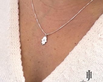 Naszyjnik Hamsa ze srebra próby 925 • Wisiorek ochronny z cyrkonią • Biżuteria żydowska