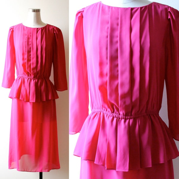 1980s Vintage Fuchsia Pleated Peplum Quarter Sleeve Round Neck Stretchy Dress | Vintage Dresses | Women's Clothing | Vintage Fashion | 80s