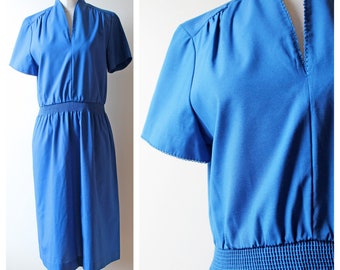 1970s Blue Short Sleeve V-Neck Stretch Dress | 70s | Dresses | Women's Clothing | Fourth of July Dress | Vintage Clothing | Vintage Dresses