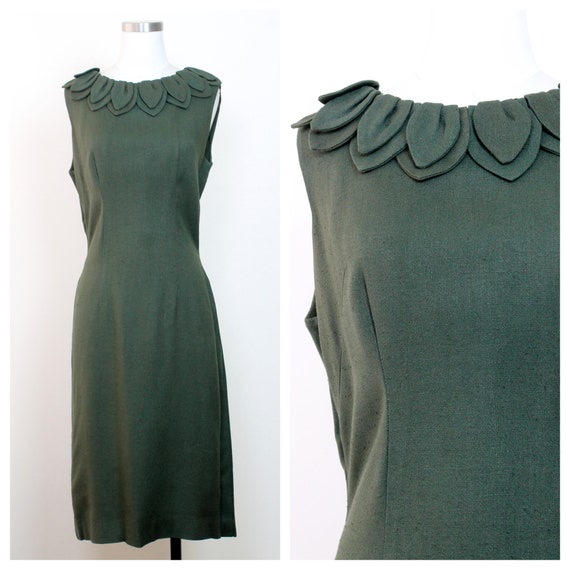 1960s Green Shift Sleeveless Dress with Petal Neck