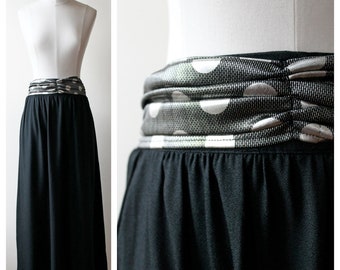 1980s Black & Silver Metallic Polka Dot Belted Stretch Skirt | Vintage | Clothing | Women's Clothing | Vintage Skirts | Fashion | Skirts