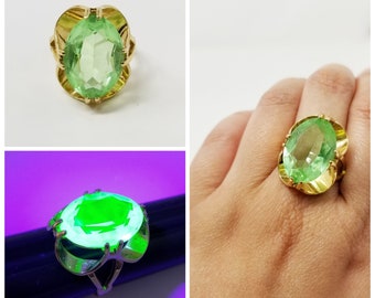 Vintage Uranium Glass Ring 18KT Gold Belcher Setting HGE Ring Size 7.5 | Bridal | Wedding | Statement Ring | Jewelry | Stacking | Rings