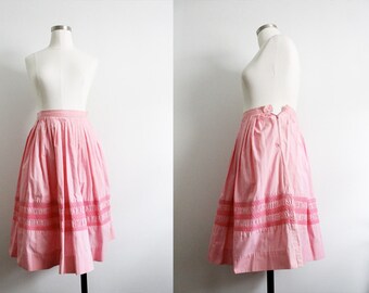 1970s Pink Pintuck bordado falda de algodón plisado / 70s / ropa / ropa de mujer / primavera / Pascua / ducha nupcial / moda / faldas