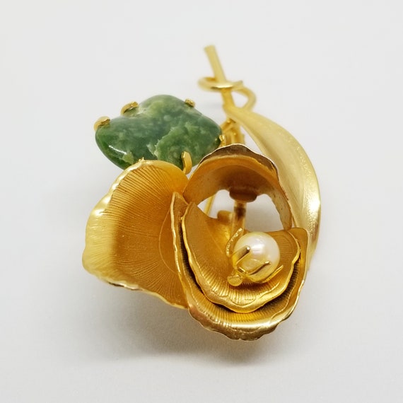 Vintage Goldtone Flower Pearl Green Stone Brooch … - image 9