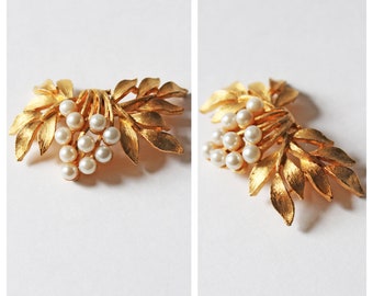 Vintage Gold Tone Pearl Bead Grape Brooch Pin | Pins | Jewelry | Bride | Wedding | Bridal Jewelry | Wedding Shower | Gift | Fruit | Brooches