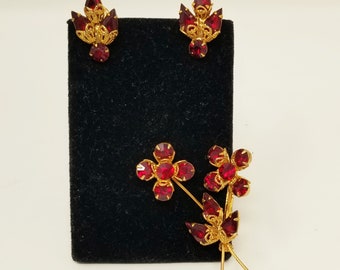 Vintage Gold Tone Filigree Floral Red Gem Brooch & Red Gem Clip On Earring Set | Vintage Jewelry Set | Wedding | Brooches | Bridal Pins