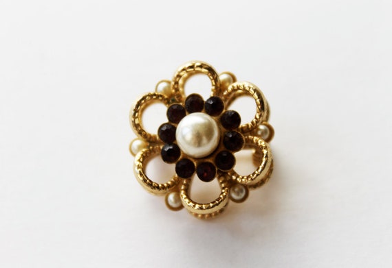 Vintage Goldtone Textured Flower Brooch Pin with … - image 6