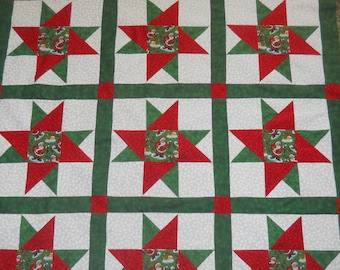 Christmas/Santa   --  quilt top  **new**  (45 x 58)