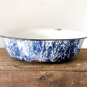 Vintage enamelware bowl | blue and white speckleware | graniteware | splatter | speckle porcelain enamel over steel pan