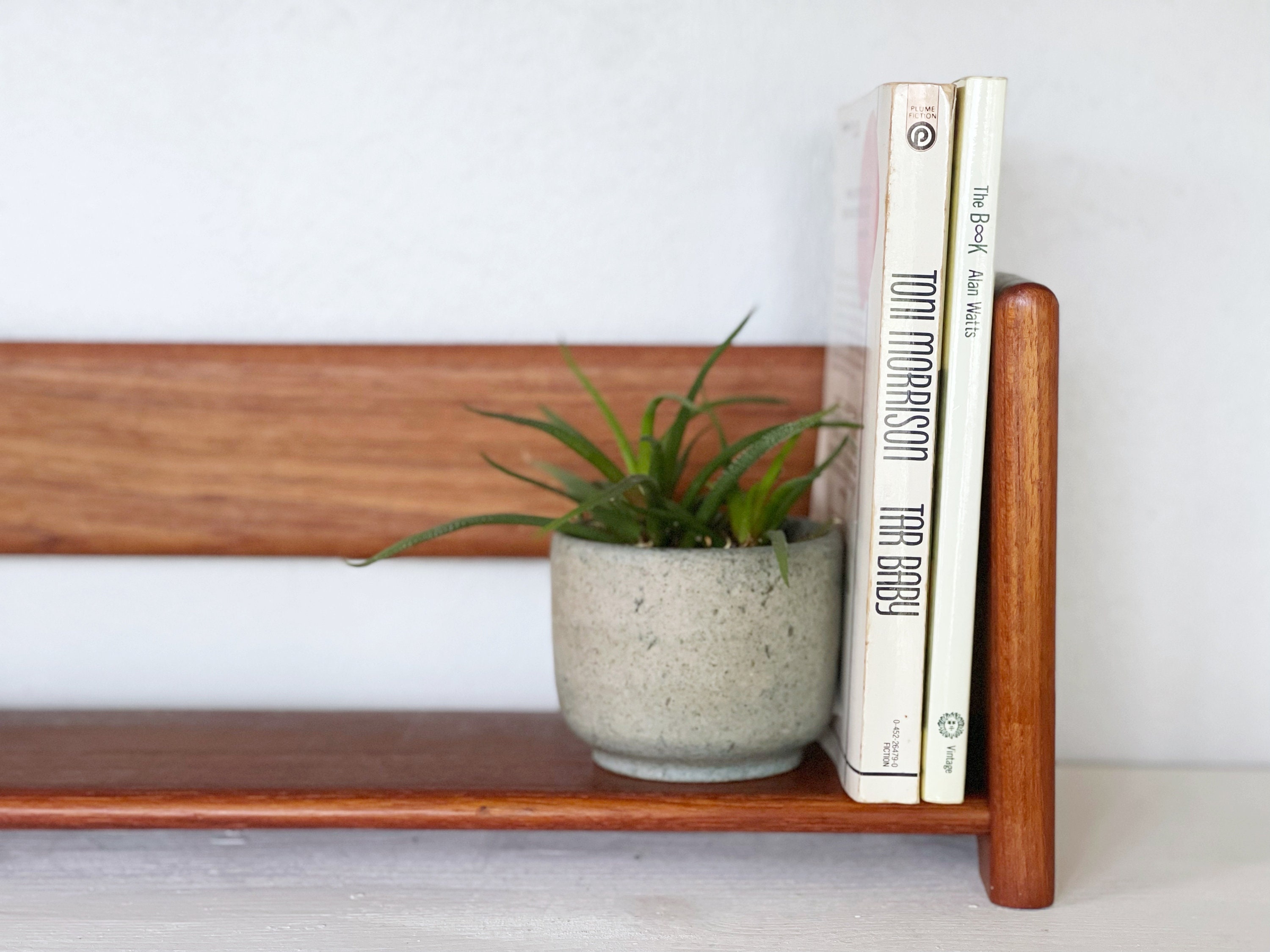 Kalmar wall mounted bookshelf online