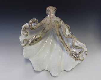 Giant Clam Shell with Octopus