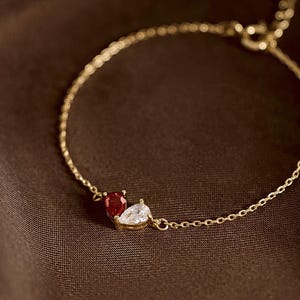 Bracelet d'anniversaire en pierre personnalisé en forme de coeur, bijou personnalisé double pierre, cadeau fête des mères, cadeau d'anniversaire, une surprise pour elle