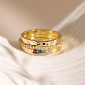 Conjunto de anillos apilables personalizados con piedras de nacimiento, juego de 3 anillos apilables con piedras preciosas, anillo grabado personalizado, joyería familiar, regalo de Navidad para ella.