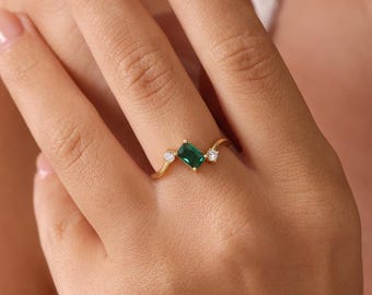 Custom 3 Birthstone Ring, Dainty Emerald Baguette Ring, Minimalist Stacking Ring, Mothers Christmas Gift, Best Friend Gift, Birthday Gift