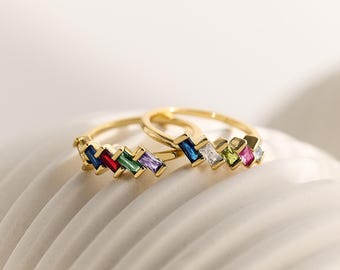 Personalized birthstone jewelry, a gift for mom, a birthday present, a commemorative gift for grandma, a symbol of family affection and love