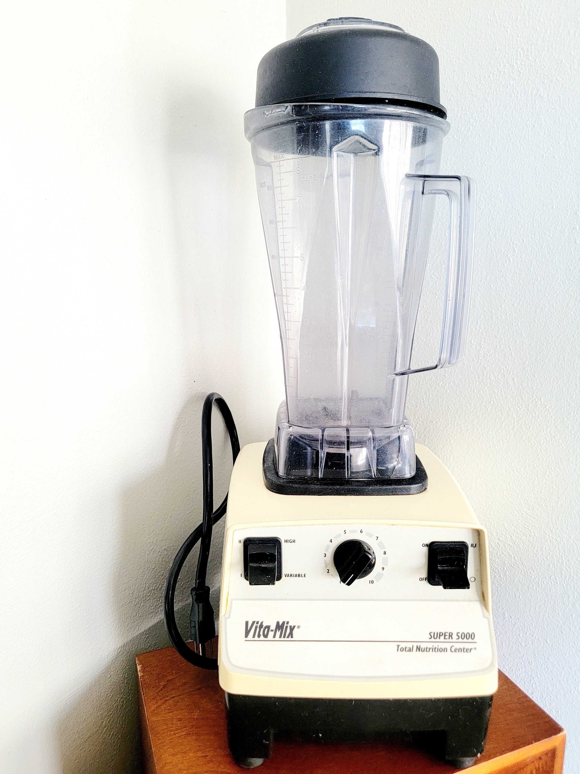 Vitamix 5000: Vintage Blender With Dual Pitchers Fully Functional