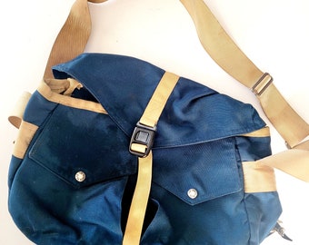 Vintage Navy Blue North Face Canvas Messenger Bag: Timeless Crossbody Style for Everyday Adventures