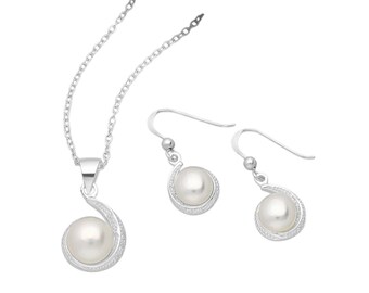 925 Sterling Silver  Earrings and Pendant with Freshwater Pearls