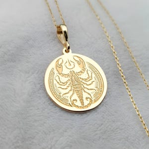 Collier scorpion en or massif 14 carats : pendentif zodiaque scorpion fait main