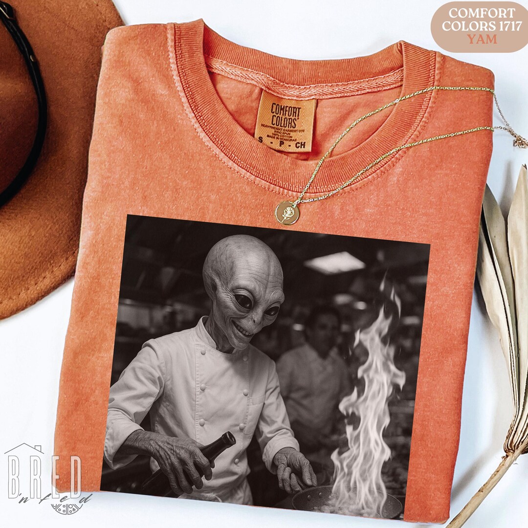 Alien Chef Shirt, Comfort Colors Alien Pan Frying Tee, Funny Space ...