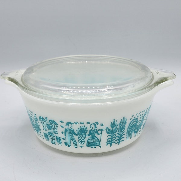 Pyrex Butterprint 1.5 pt casserole dish with lid