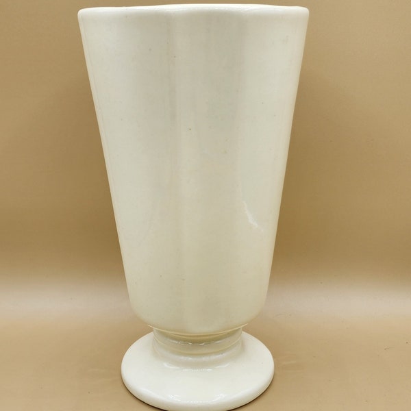 9.5 inch Haegar vase pale yellow ivory