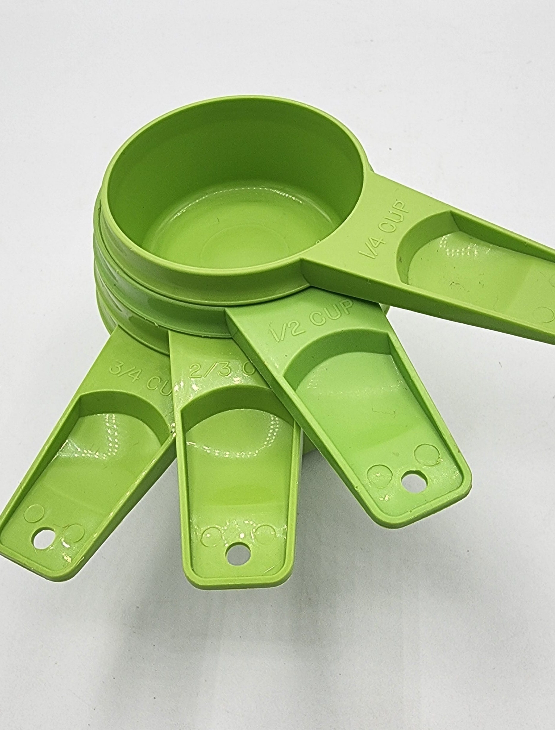 Vintage Plastic 4 Cup Measuring Cup, With Avocado Green Lid 