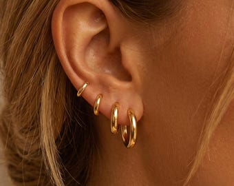 Fina guldfärgade örhängen med ringar Minimalistiska Huggies 12, 10, 6 mm tunna ringar Små vardagssmycken som inte mattas av för henne
