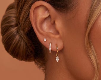 Set di orecchini a cerchio in oro 14 carati con zirconi cubici, orecchini a cerchio con diamanti, orecchini a perno per cartilagine, set di orecchini minimalisti per lei.