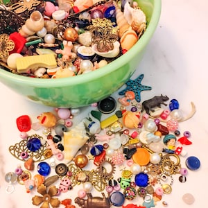 Mystery Trinkets | Crow Confetti | Trinket Scoop