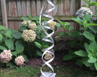 Modern Abstract Aluminum Metal Sculpture Garden Sculpture In/Outdoor by Andre&#39;