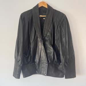 Blouson en cuir italien vintage, Blouson en cuir avant-gardiste pour femme, Blouson opium taille M-L, Blouson en cuir nordique
